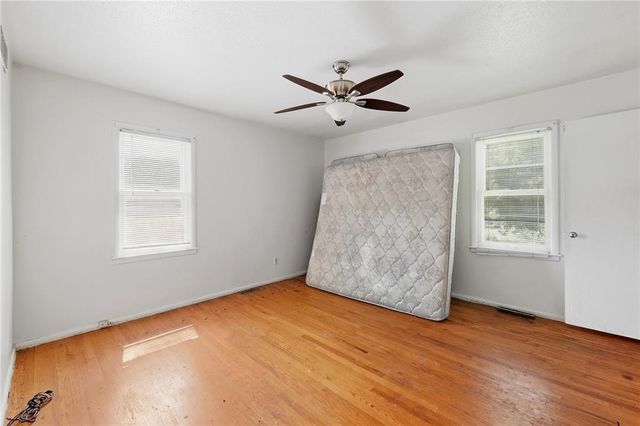 6000 E 95th Terrace, Kansas City, MO 64134