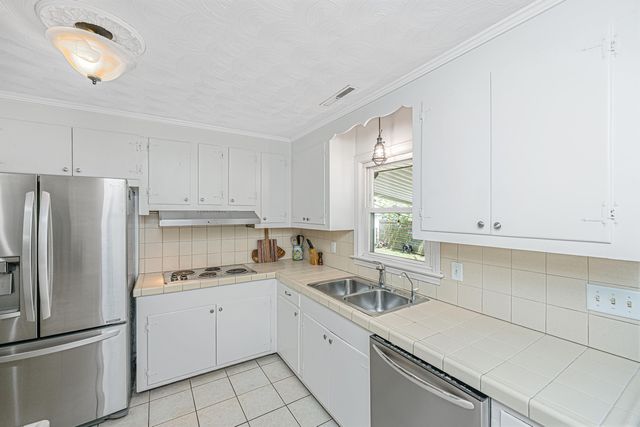 1400 W Lenevar Drive, Charleston, SC 29407
