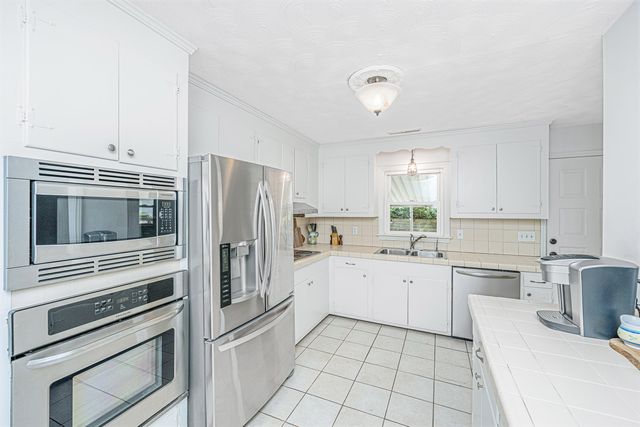 1400 W Lenevar Drive, Charleston, SC 29407