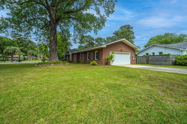1400 W Lenevar Drive, Charleston, SC 29407