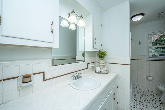 1400 W Lenevar Drive, Charleston, SC 29407