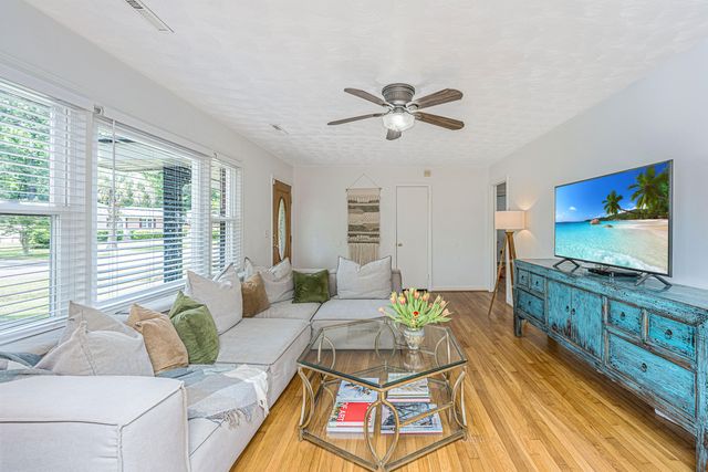 1400 W Lenevar Drive, Charleston, SC 29407