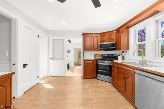 110 Hillcrest Rd., Readington Twp., NJ 08822