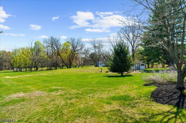 110 Hillcrest Rd., Readington Twp., NJ 08822