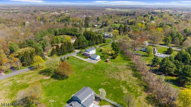 110 Hillcrest Rd., Readington Twp., NJ 08822