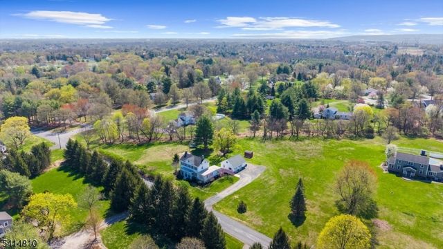 110 Hillcrest Rd., Readington Twp., NJ 08822