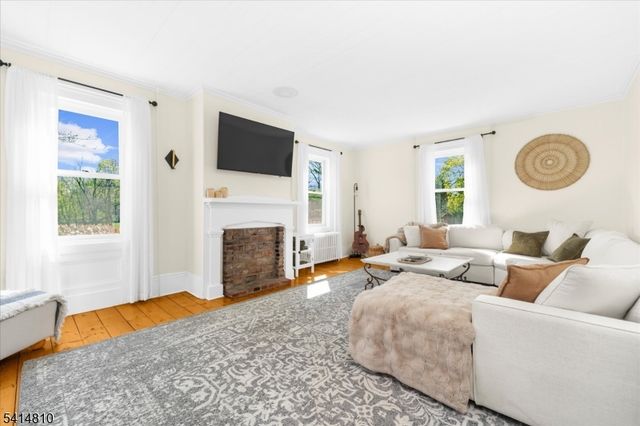 110 Hillcrest Rd., Readington Twp., NJ 08822