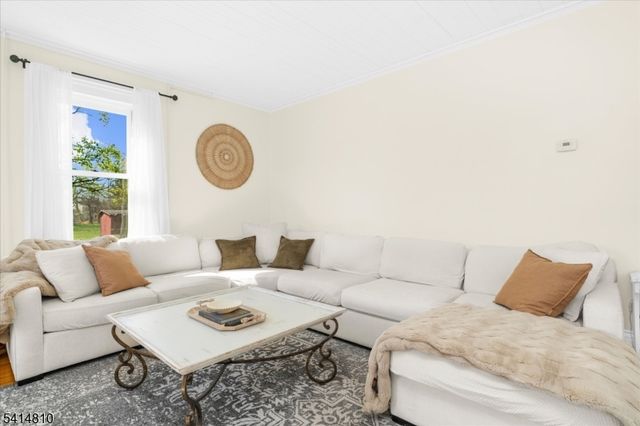 110 Hillcrest Rd., Readington Twp., NJ 08822