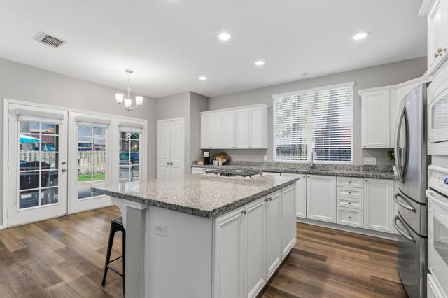 34 Redland Place, Spring, TX 77382