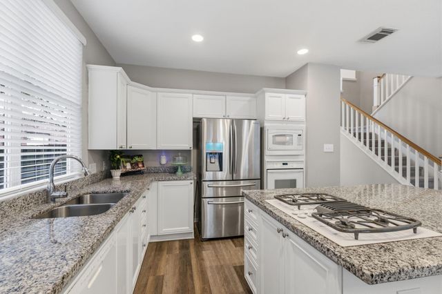 34 Redland Place, Spring, TX 77382