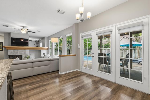 34 Redland Place, Spring, TX 77382