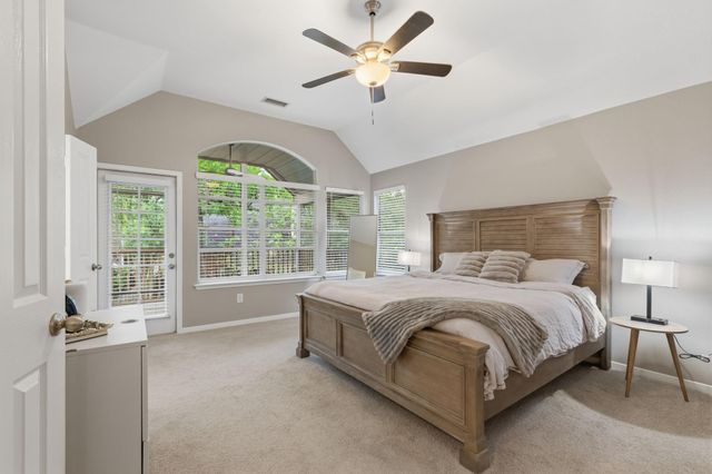 34 Redland Place, Spring, TX 77382