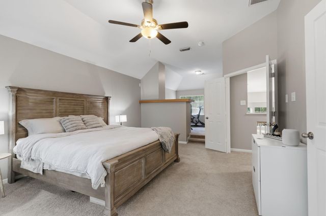 34 Redland Place, Spring, TX 77382