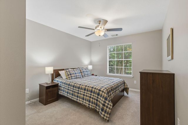 34 Redland Place, Spring, TX 77382