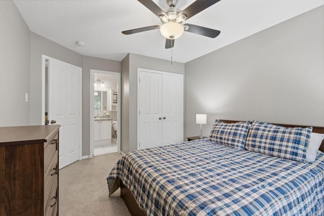 34 Redland Place, Spring, TX 77382