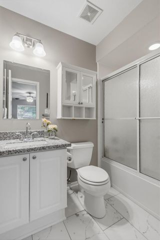 34 Redland Place, Spring, TX 77382