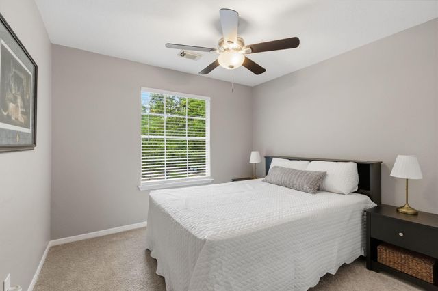 34 Redland Place, Spring, TX 77382