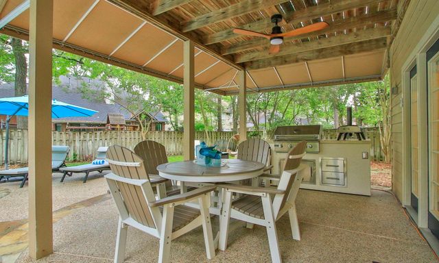 34 Redland Place, Spring, TX 77382