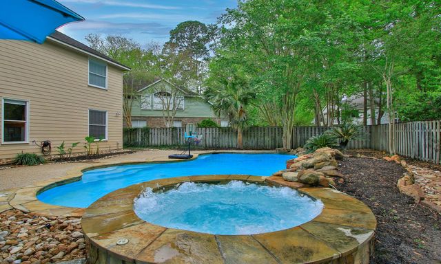 34 Redland Place, Spring, TX 77382