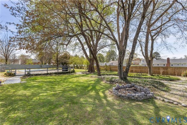 7049 Tammy Ct, Mechanicsville, VA 23111