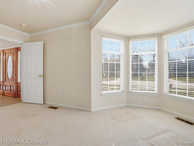 32320 Lespedeza Avenue, Garden City, MI 48135