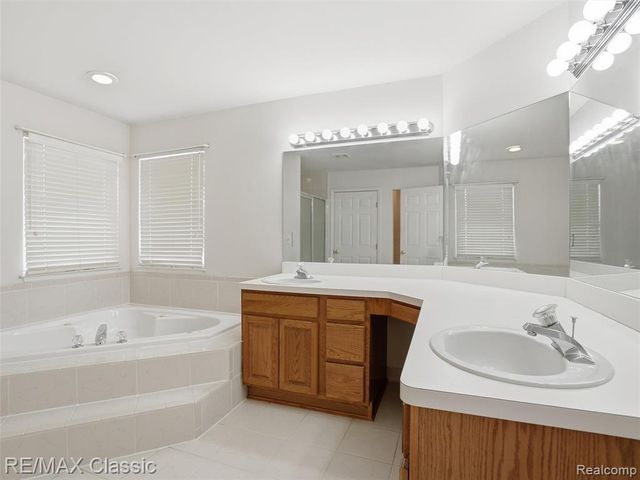 32320 Lespedeza Avenue, Garden City, MI 48135