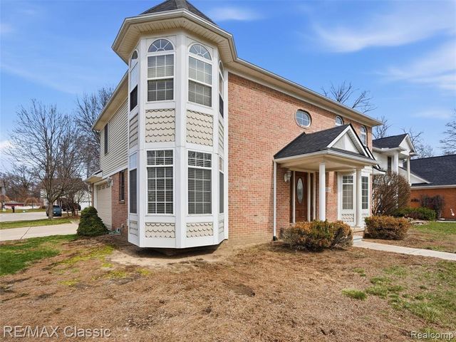 32320 Lespedeza Avenue, Garden City, MI 48135