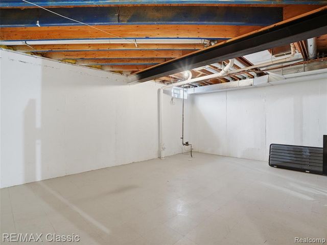 32320 Lespedeza Avenue, Garden City, MI 48135