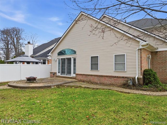 32320 Lespedeza Avenue, Garden City, MI 48135