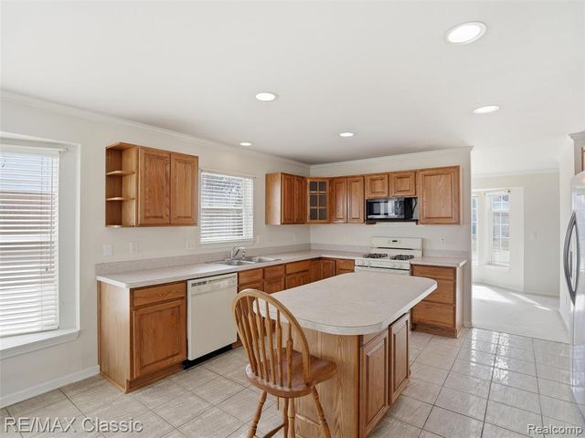 32320 Lespedeza Avenue, Garden City, MI 48135