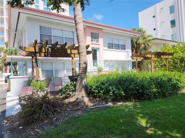 565 GOLDEN GATE POINT 1, Sarasota, FL 34236