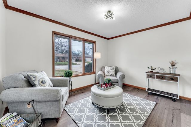 3323 N Rogers Avenue, Springfield, MO 65803