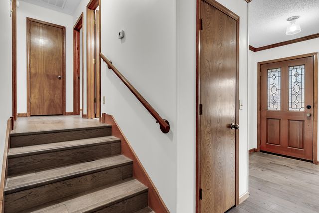 3323 N Rogers Avenue, Springfield, MO 65803