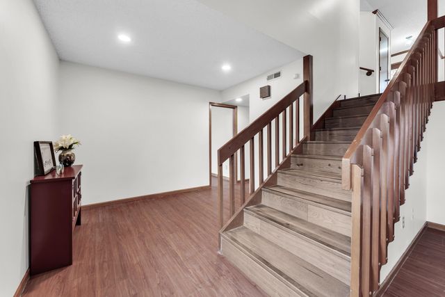 3323 N Rogers Avenue, Springfield, MO 65803