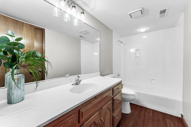 3323 N Rogers Avenue, Springfield, MO 65803