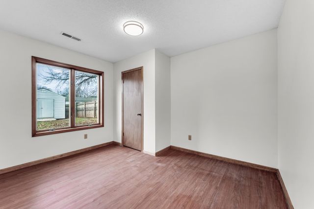 3323 N Rogers Avenue, Springfield, MO 65803