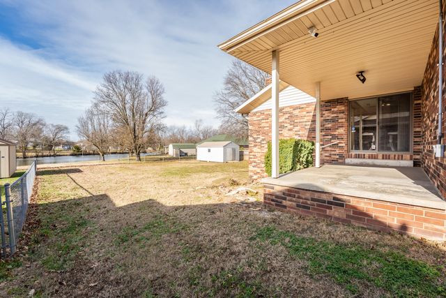 3323 N Rogers Avenue, Springfield, MO 65803