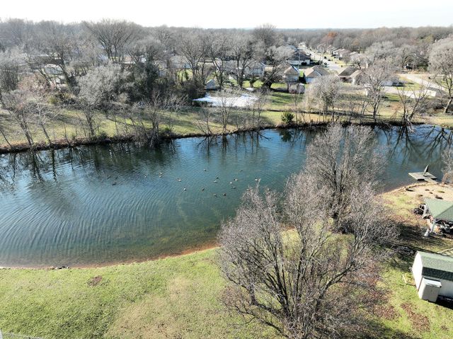 3323 N Rogers Avenue, Springfield, MO 65803