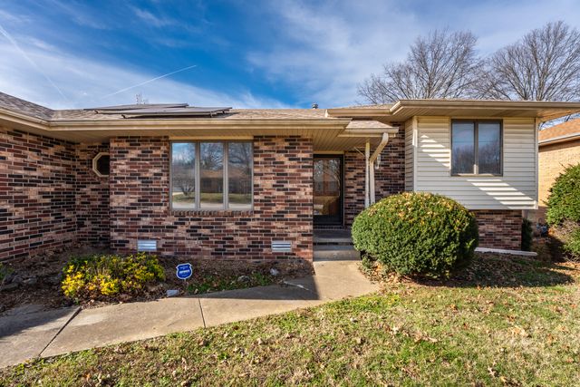 3323 N Rogers Avenue, Springfield, MO 65803
