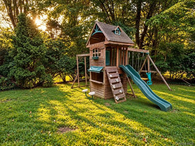 174 Waverly Road, Scarsdale, NY 10583