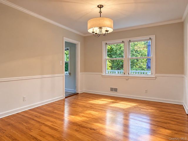 174 Waverly Road, Scarsdale, NY 10583