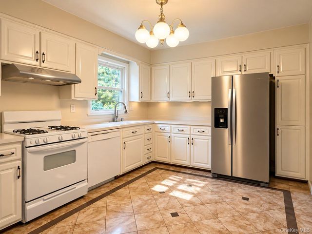 174 Waverly Road, Scarsdale, NY 10583
