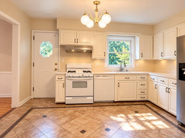 174 Waverly Road, Scarsdale, NY 10583