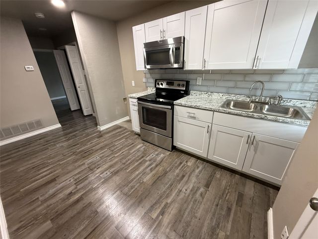 2311 Vagas Street B, Dallas, TX 75219