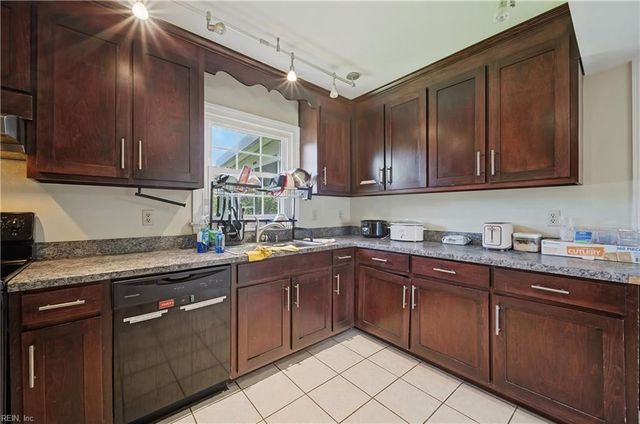 103 Santa Barbara DR, Hampton, VA 23666