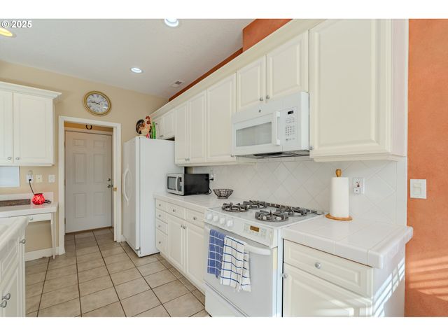 8709 Ne 17TH St, Vancouver, WA 98664