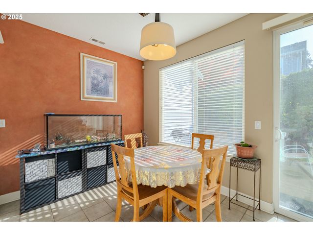 8709 Ne 17TH St, Vancouver, WA 98664