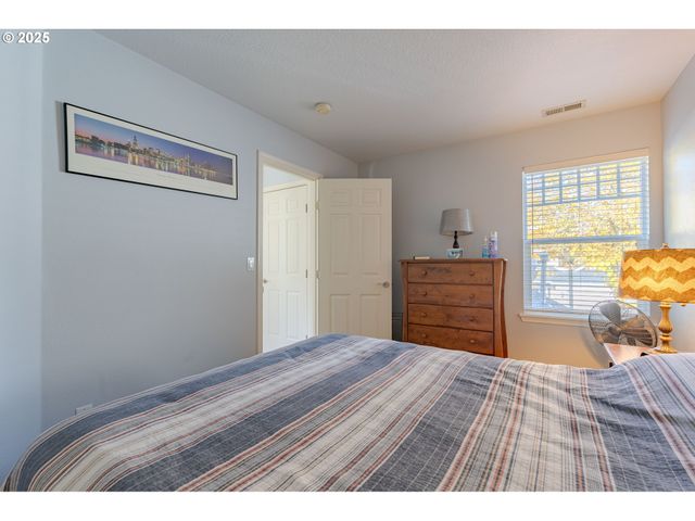 8709 Ne 17TH St, Vancouver, WA 98664