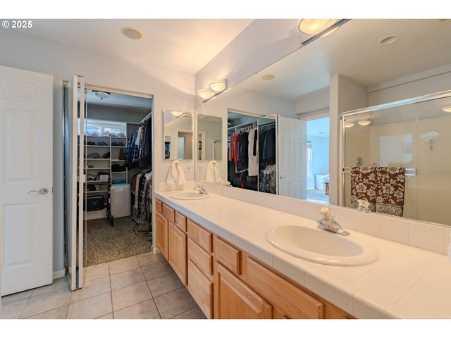 8709 Ne 17TH St, Vancouver, WA 98664