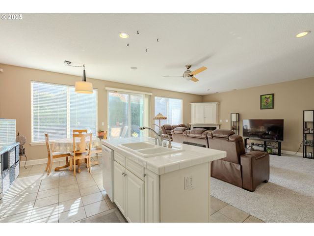 8709 Ne 17TH St, Vancouver, WA 98664